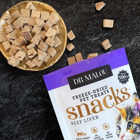 Dr Malou liofilizowana wątroba wołowa - przysmak dla kota mięsne kostki 50g