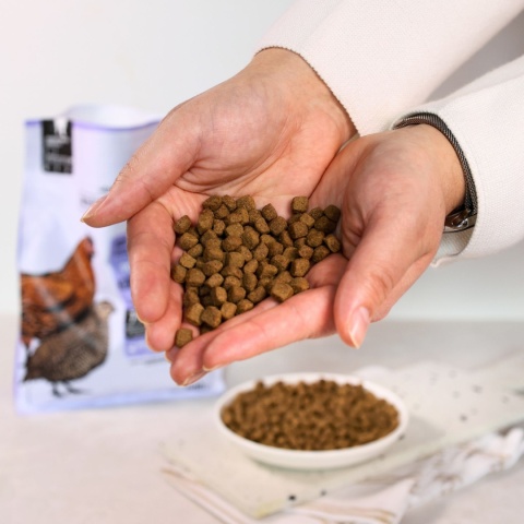 Wiejska Zagroda kurczak z przepiórką - karma sucha dla kota 800g